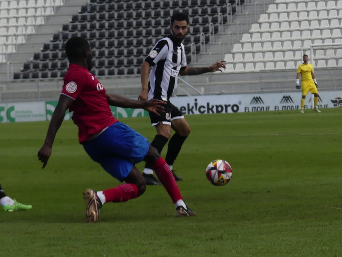 (0-2) Un sólido Estepona se lleva la victoria frente a la Balona - Foto 26 (0-2) Un sólido Estepona se lleva la victoria frente a la Balona - Foto 26