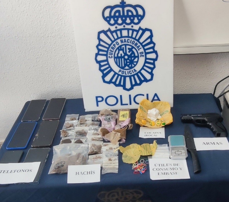 Desarticulan un punto de venta de drogas en San Pedro con tres personas detenidas - IMG 5268 Desarticulan un punto de venta de drogas en San Pedro con tres personas detenidas - IMG 5268
