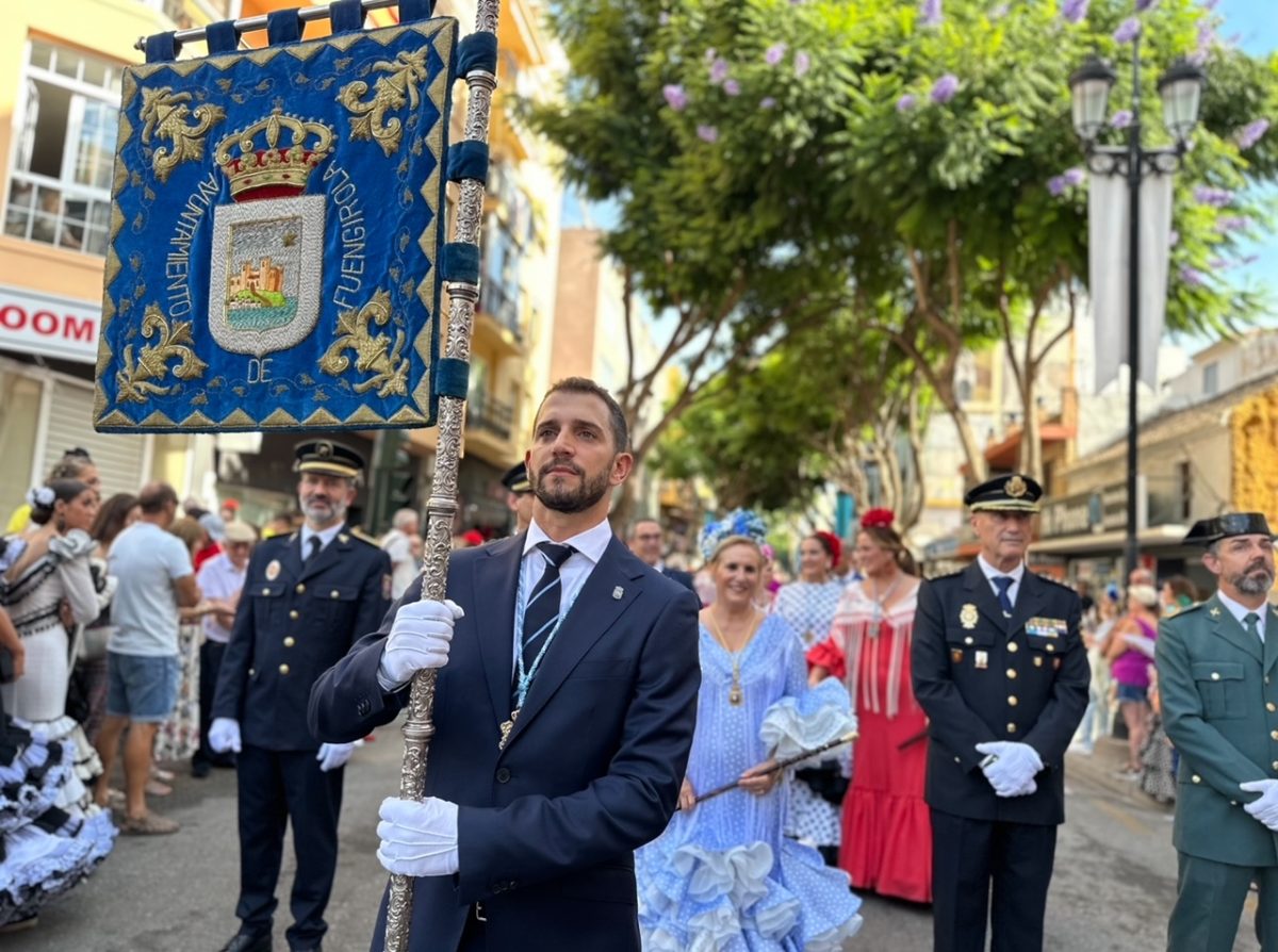 Las imágenes más emotivas de la procesión de Nuestra Señora del Rosario Coronada en Fuengirola - Procesion Virgen del Rosario 3 Las imágenes más emotivas de la procesión de Nuestra Señora del Rosario Coronada en Fuengirola - Procesion Virgen del Rosario 3