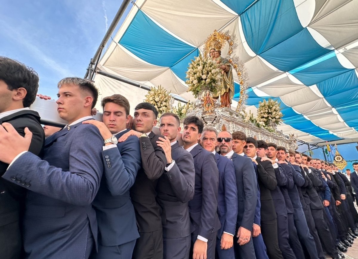 Las imágenes más emotivas de la procesión de Nuestra Señora del Rosario Coronada en Fuengirola - Procesion Virgen del Rosario Las imágenes más emotivas de la procesión de Nuestra Señora del Rosario Coronada en Fuengirola - Procesion Virgen del Rosario