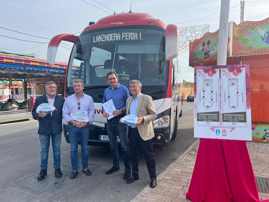 La Feria de San Pedro Alcántara cuenta con dos lanzaderas que conectan con el recinto de La Caridad - WhatsApp Image 2023 10 16 at 16.21.44 Autobús lanzadera para la Feria de San Pedro Alcántara. / D.MACÍAS