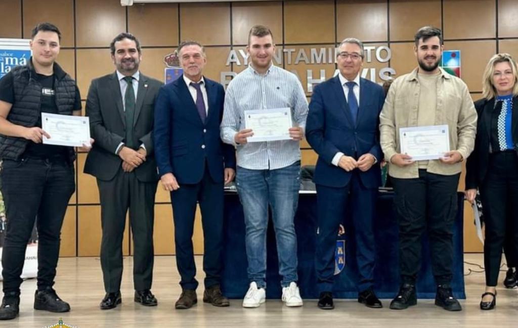 Los alumnos de los últimos cinco años de la Escuela de Hostelería Benahavís recogen sus diplomas - WhatsApp Image 2023 10 23 at 18.40.02 1 Los alumnos de los últimos cinco años de la Escuela de Hostelería Benahavís recogen sus diplomas - WhatsApp Image 2023 10 23 at 18.40.02 1