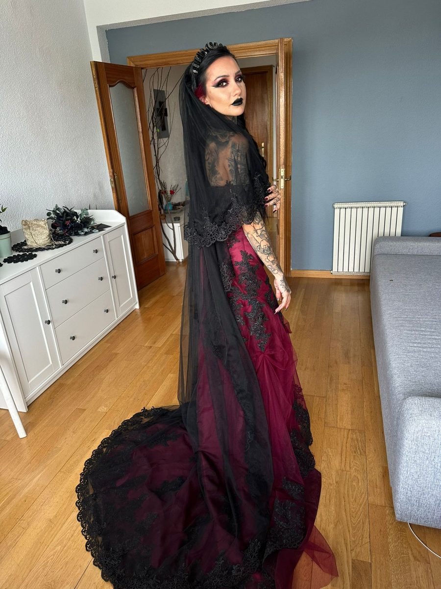 El ‘sí, quiero’ más terrorífico: así ha sido esta boda rodeada de ouijas, calaveras y telarañas - f383f6ad 1c9f 4608 93eb 2accf3b5812b El ‘sí, quiero’ más terrorífico: así ha sido esta boda rodeada de ouijas, calaveras y telarañas - f383f6ad 1c9f 4608 93eb 2accf3b5812b