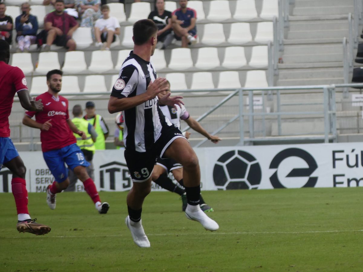 (0-2) Un sólido Estepona se lleva la victoria frente a la Balona - foto 5 (0-2) Un sólido Estepona se lleva la victoria frente a la Balona - foto 5