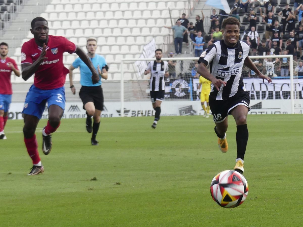 (0-2) Un sólido Estepona se lleva la victoria frente a la Balona - foto 7 (0-2) Un sólido Estepona se lleva la victoria frente a la Balona - foto 7