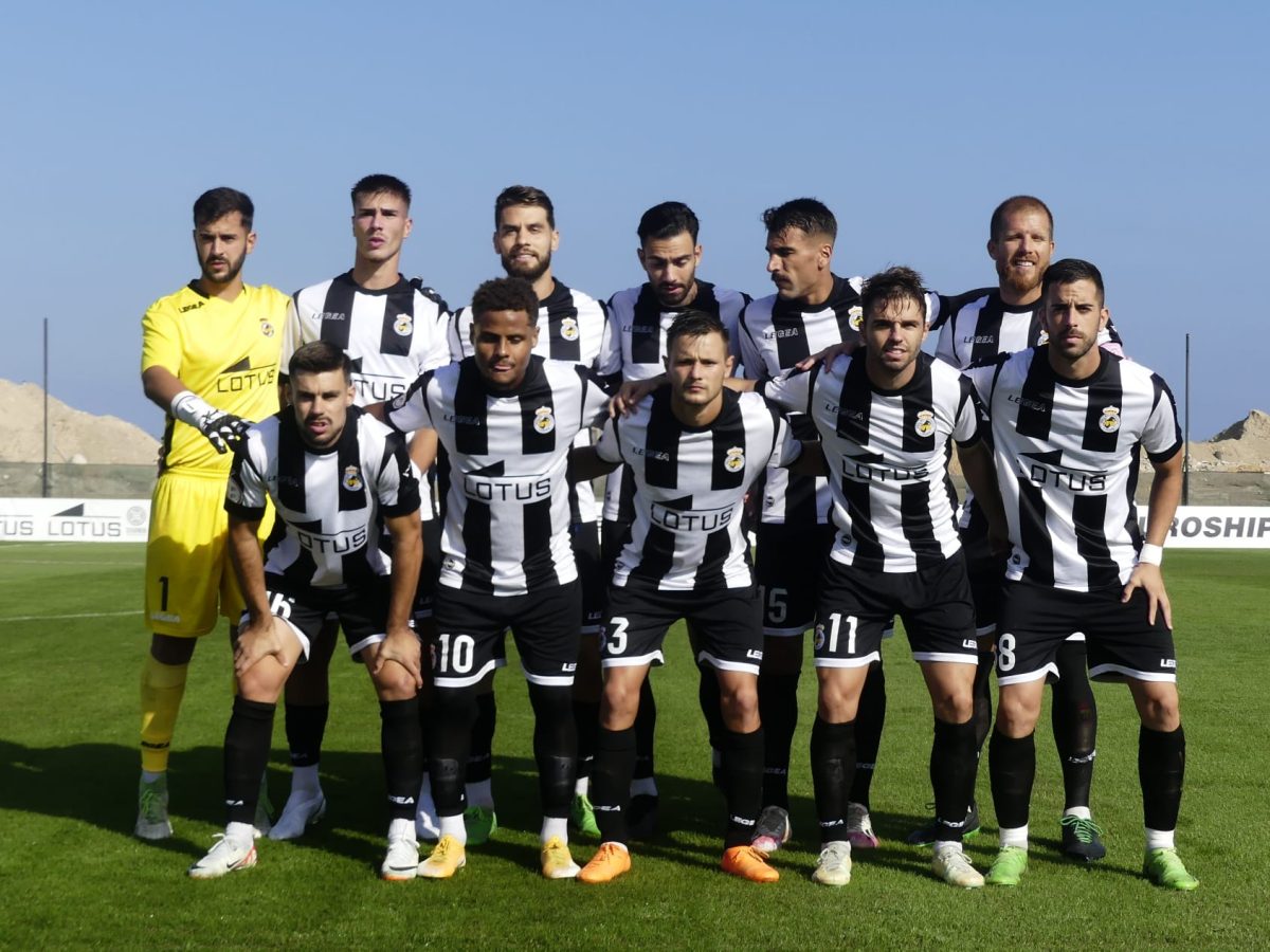 (0-2) Un sólido Estepona se lleva la victoria frente a la Balona - foto 8 (0-2) Un sólido Estepona se lleva la victoria frente a la Balona - foto 8