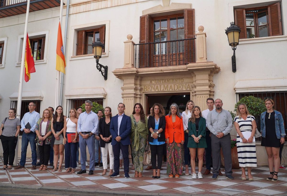 Benalmádena decreta luto y guarda un minuto de silencio tras el presunto caso de violencia de género - fotonoticia 20231011131029 1920 Benalmádena decreta luto y guarda un minuto de silencio tras el presunto caso de violencia de género - fotonoticia 20231011131029 1920