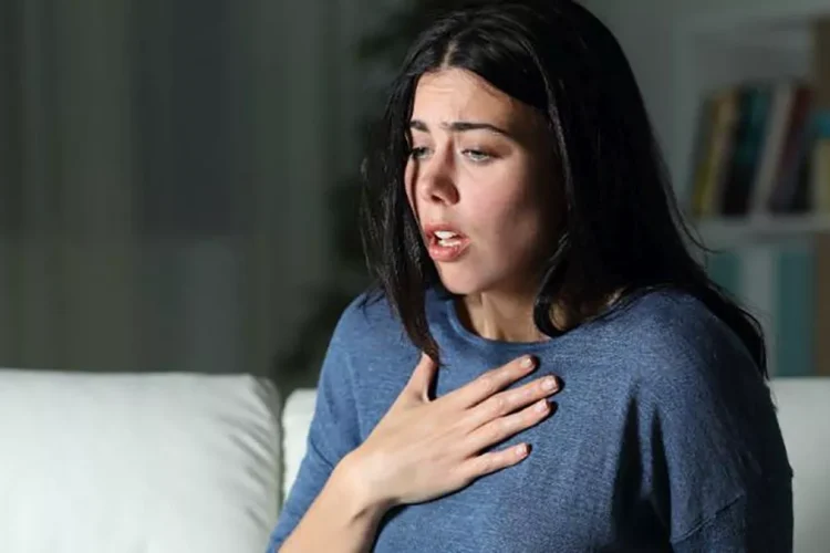 Sufro ansiedad, ¿cuándo debo empezar a preocuparme? - mujer ansiedad 0.jpg 750x500 1 Ansiedad