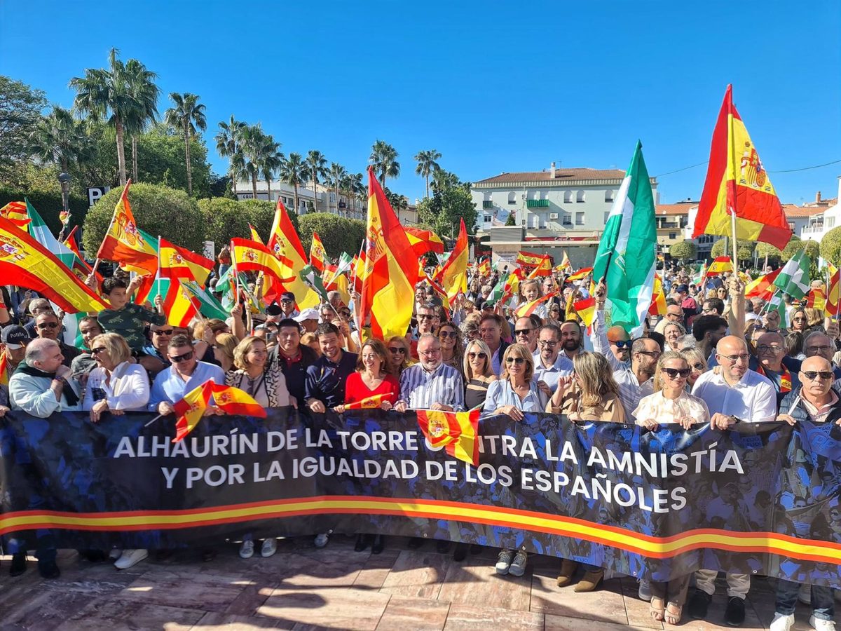 PP exige al PSOE que "escuche y defienda" a los malagueños "más que a los independentistas catalanes y vascos" - Contra amnistia