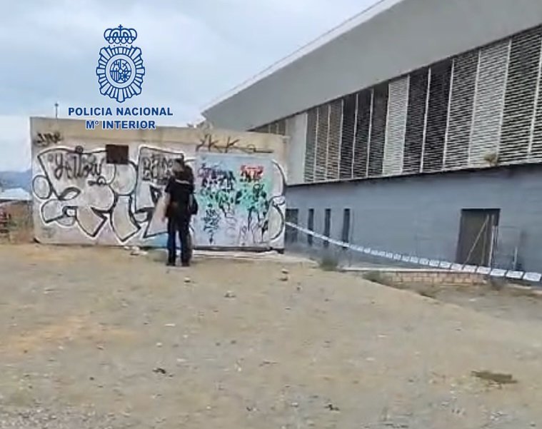 Detenidos los padres de la bebé recién nacida abandonada en un parque durante 4 horas - FOTO 1
