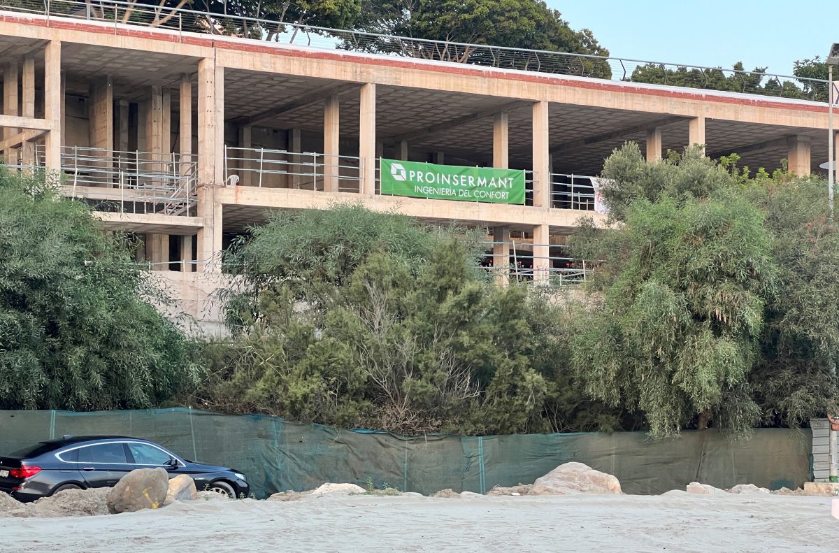 Así será el nuevo club de lujo que se está construyendo en la Playa del Cristo en Estepona - IMG 6327 Así será el nuevo club de lujo que se está construyendo en la Playa del Cristo en Estepona - IMG 6327