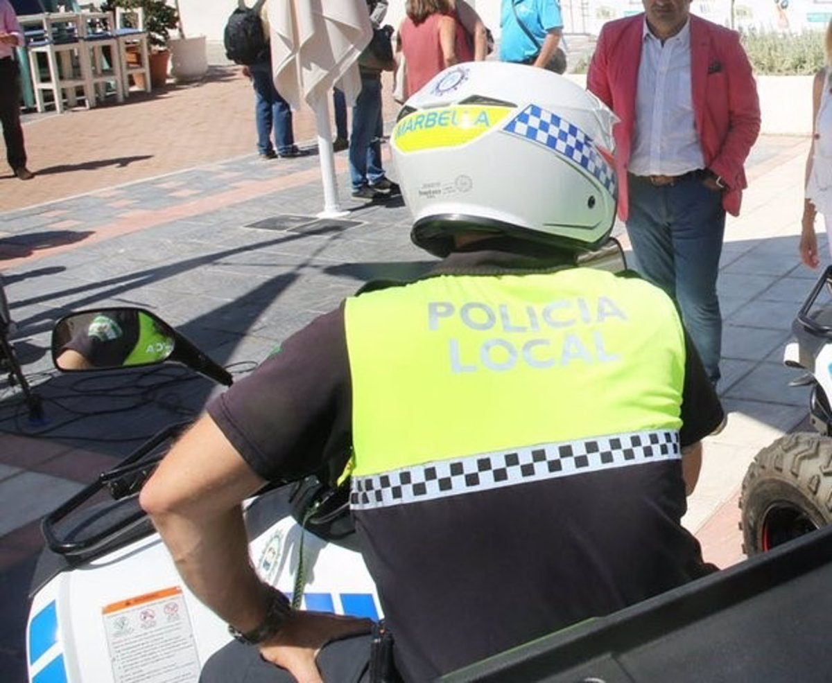 Detenido en Marbella por entrar en Halloween en un establecimiento con una máscara y robar la caja registradora - Policia Local Marbella Detenido en Marbella por entrar en Halloween en un establecimiento con una máscara y robar la caja registradora - Policia Local Marbella