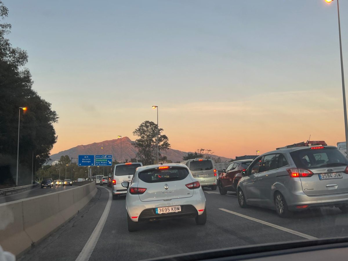 Un accidente múltiple provoca retenciones kilométricas en la A-7 a la altura de Benalmádena - WhatsApp Image 2023 11 24 at 18.05.27 Imagen de archivo de retenciones en la A-7.