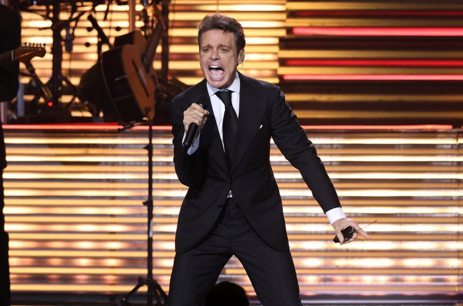 Luis Miguel ofrecerá tres conciertos consecutivos en Starlite Occident - luis miguel tour miami 2023 billboard espanol 1548 Luis Miguel ofrecerá tres conciertos consecutivos en Starlite Occident - luis miguel tour miami 2023 billboard espanol 1548