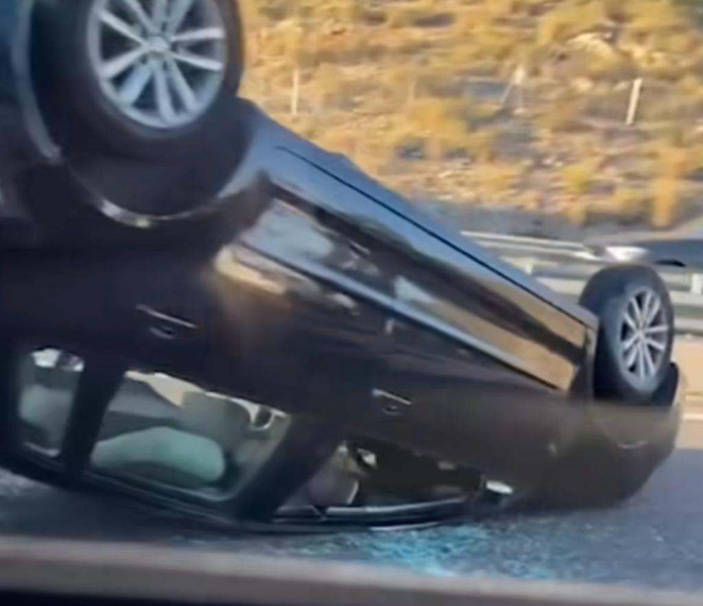 Vuelca un coche en la AP-7 a la altura de El Higuerón este domingo - vuelca coche msq Vuelca un coche en la AP-7 a la altura de El Higuerón este domingo - vuelca coche msq