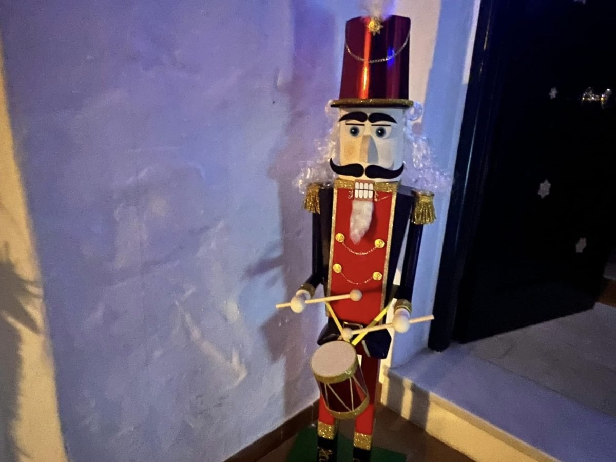 Un belén en una televisión y mucho 'arte' reciclado, primer premio del Concurso de Fachadas en Estepona - 414725507 901570971973526 3228488573868388117 n Un belén en una televisión y mucho 'arte' reciclado, primer premio del Concurso de Fachadas en Estepona - 414725507 901570971973526 3228488573868388117 n