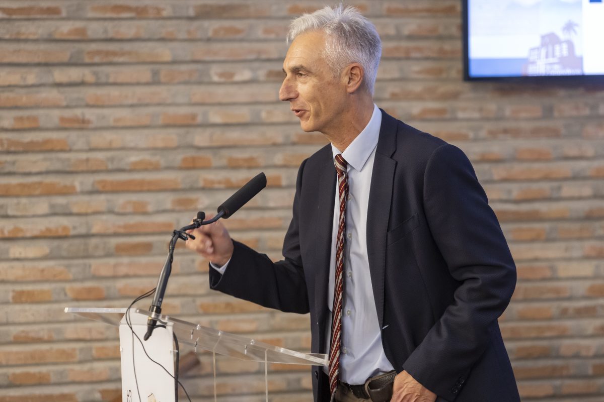 Un cardiólogo de Hospiten Estepona, premiado por el Colegio de Médicos de Málaga - Dr. Francisco Ruiz Mateas Premios ComMalaga Un cardiólogo de Hospiten Estepona, premiado por el Colegio de Médicos de Málaga - Dr. Francisco Ruiz Mateas Premios ComMalaga