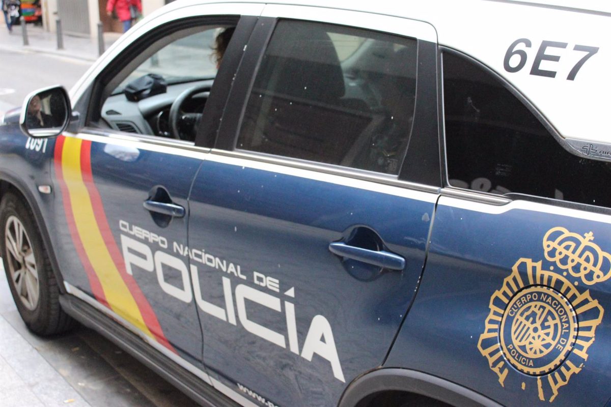 Investigan a un hombre por realizarse tocamientos frente a menores en un polideportivo en Antequera - Policia Nacional Malaga Investigan a un hombre por realizarse tocamientos frente a menores en un polideportivo en Antequera - Policia Nacional Malaga