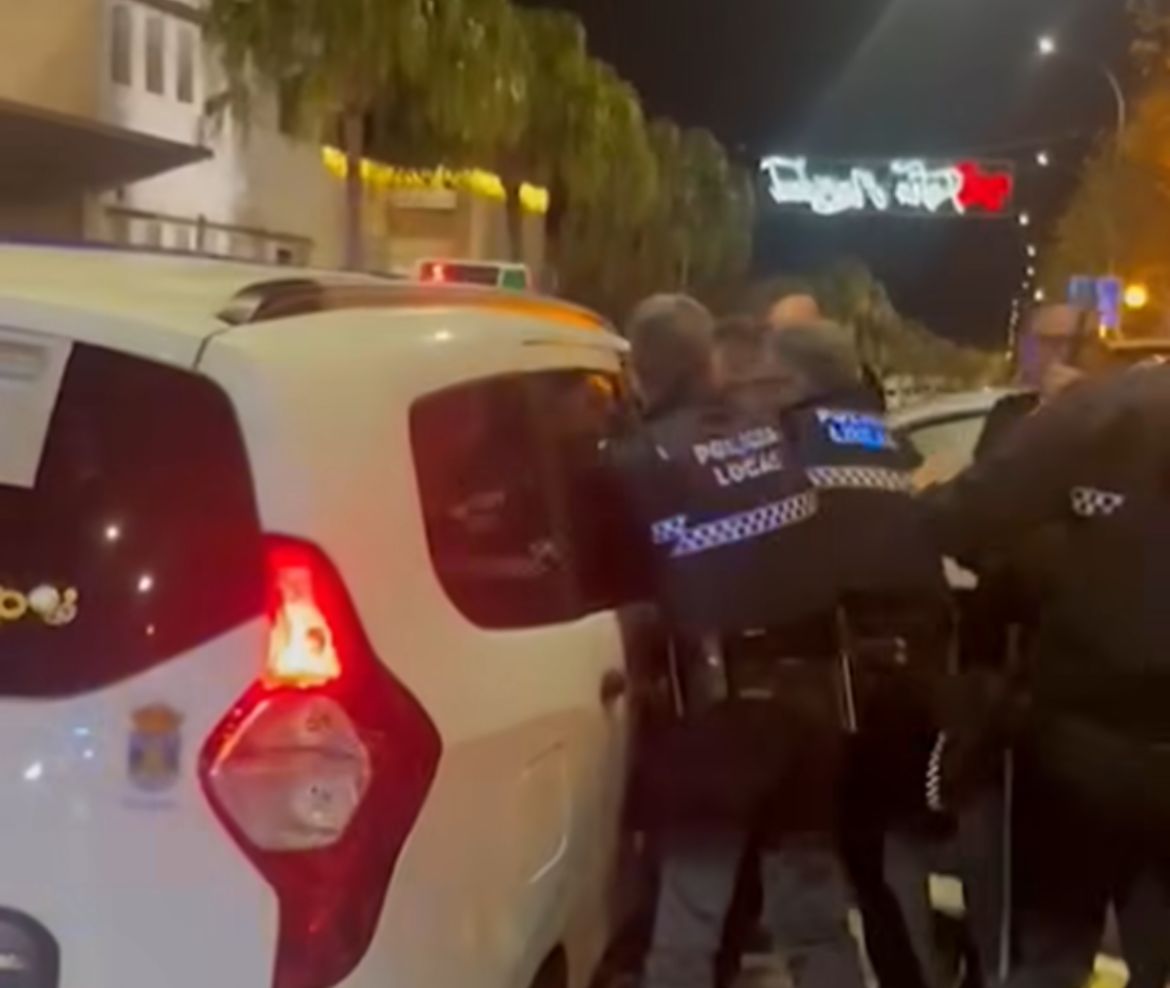 Detenido en Benalmádena un hombre con dos escopetas que pretendía atentar contra la Policía - WhatsApp Image 2023 12 19 at 15.16.55 Detenido en Benalmádena un hombre con dos escopetas que pretendía atentar contra la Policía - WhatsApp Image 2023 12 19 at 15.16.55