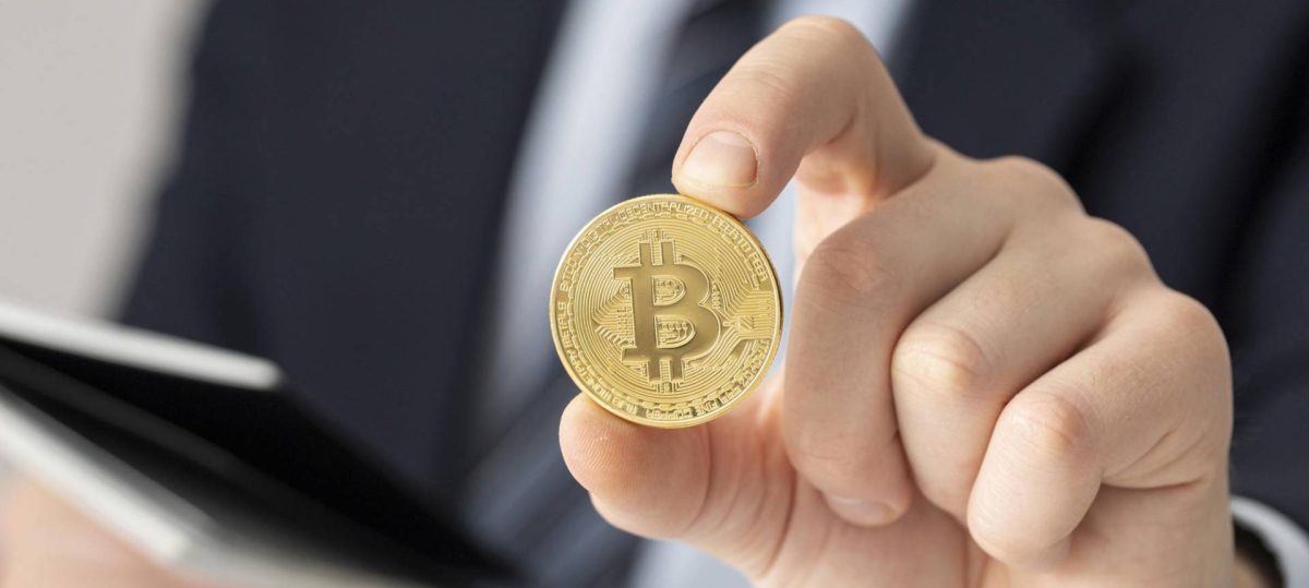 Una estafa de 60.000 euros con falsas inversiones en criptomonedas acaba con un investigado en Málaga