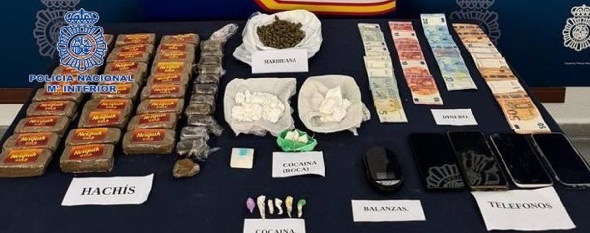 Detenidos cuatro miembros de una familia tras desmantelar un punto de venta de droga en Marbella - droga intervenida policia Detenidos cuatro miembros de una familia tras desmantelar un punto de venta de droga en Marbella - droga intervenida policia