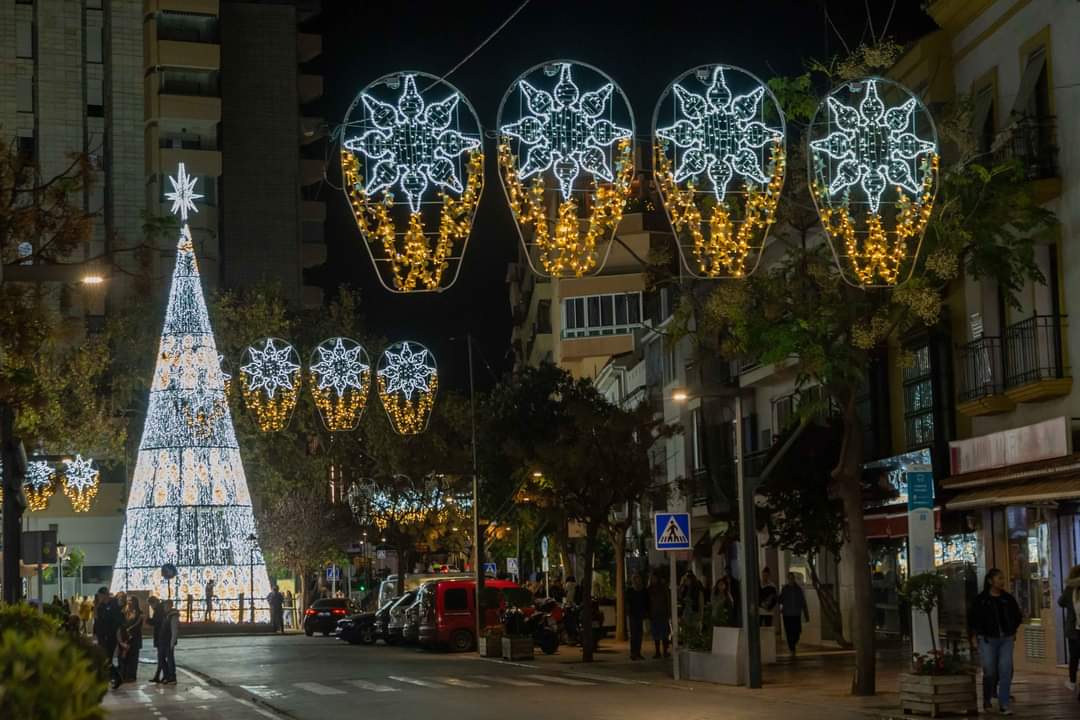 Marbella y San Pedro de Alcántara dan el pistoletazo de salida a sus fiestas navideñas con su nuevo alumbrado - fbd775bb b2fb 47ee bb96 6491cf33f062 Alumbrado navideño de Marbella