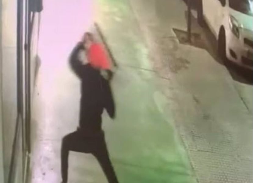 Detenido por once robos en comercios a los que accedía lanzando arquetas de la calle - fotonoticia 20231221113445 1920 e1703158247166 Detenido por once robos en comercios a los que accedía lanzando arquetas de la calle - fotonoticia 20231221113445 1920 e1703158247166