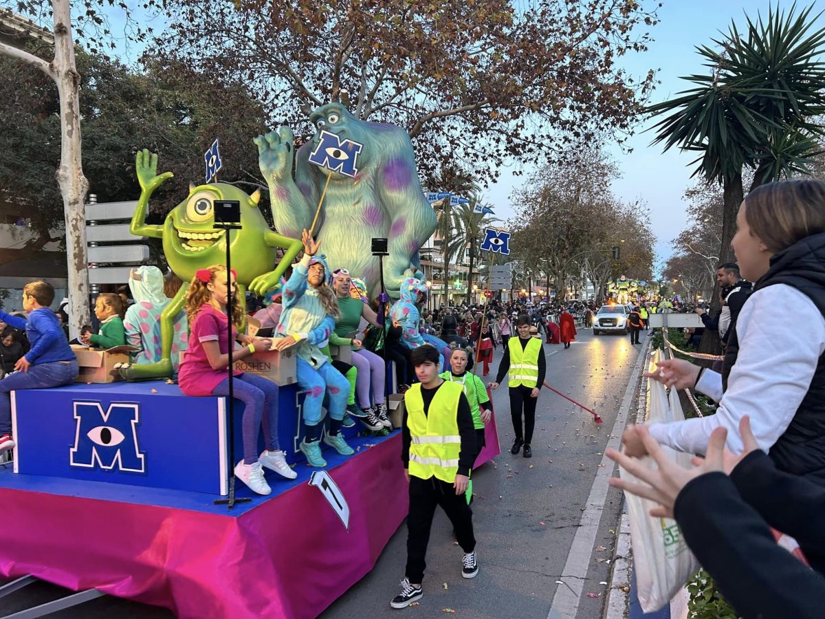 Todo un despliegue de fantasía y personajes de películas, en la cabalgata de Marbella - 416208652 907847218012568 9144069703970309072 n Todo un despliegue de fantasía y personajes de películas, en la cabalgata de Marbella - 416208652 907847218012568 9144069703970309072 n