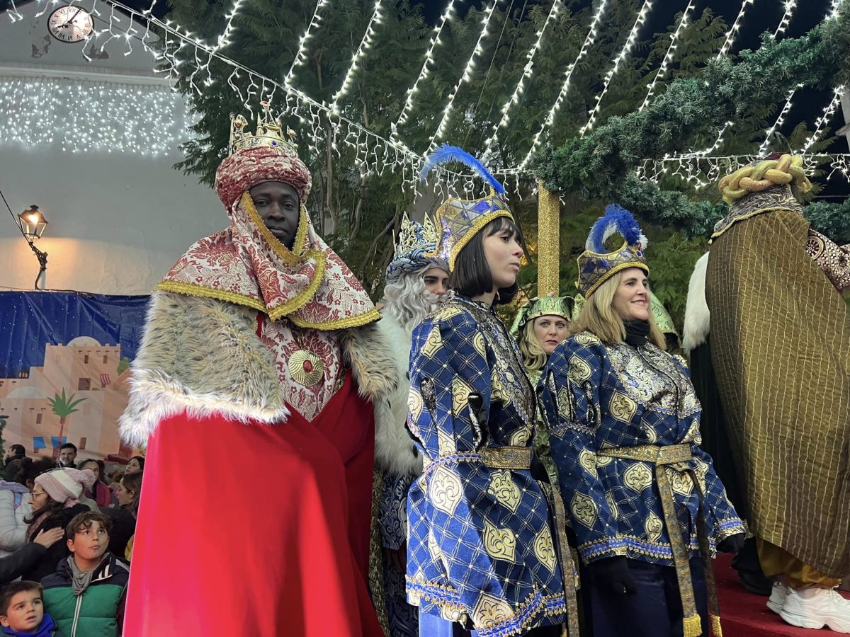 Casares fue una fiesta: Las imágenes más mágicas de la Cabalgata de Reyes de este año - 416871940 907900091340614 4372378394299452197 n Casares fue una fiesta: Las imágenes más mágicas de la Cabalgata de Reyes de este año - 416871940 907900091340614 4372378394299452197 n