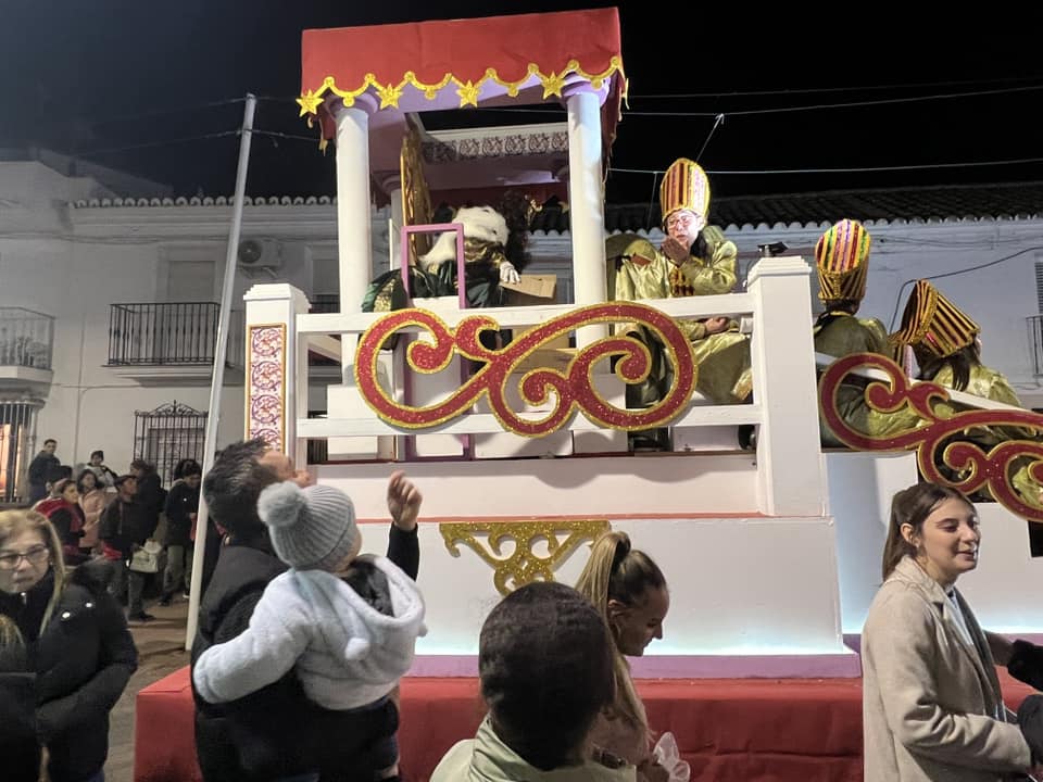 Así recibieron a Melchor, Gaspar y Baltasar a su paso por Manilva - 417100159 907878271342796 5636158690757339729 n Así recibieron a Melchor, Gaspar y Baltasar a su paso por Manilva - 417100159 907878271342796 5636158690757339729 n