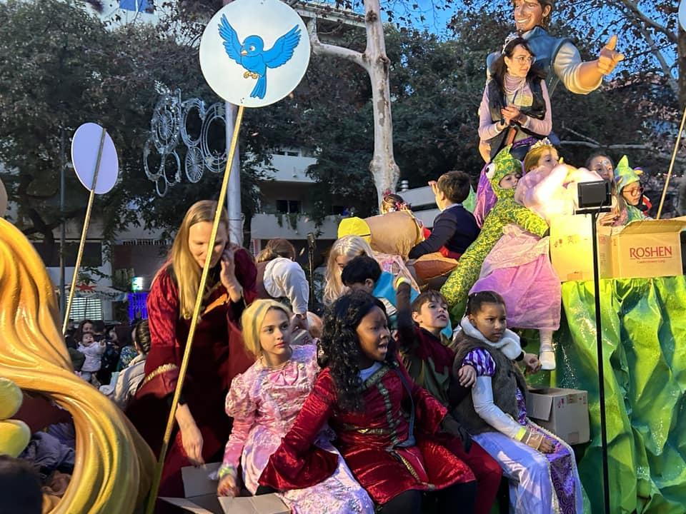 Todo un despliegue de fantasía y personajes de películas, en la cabalgata de Marbella - 417148521 907845318012758 8232236497829577995 n Todo un despliegue de fantasía y personajes de películas, en la cabalgata de Marbella - 417148521 907845318012758 8232236497829577995 n