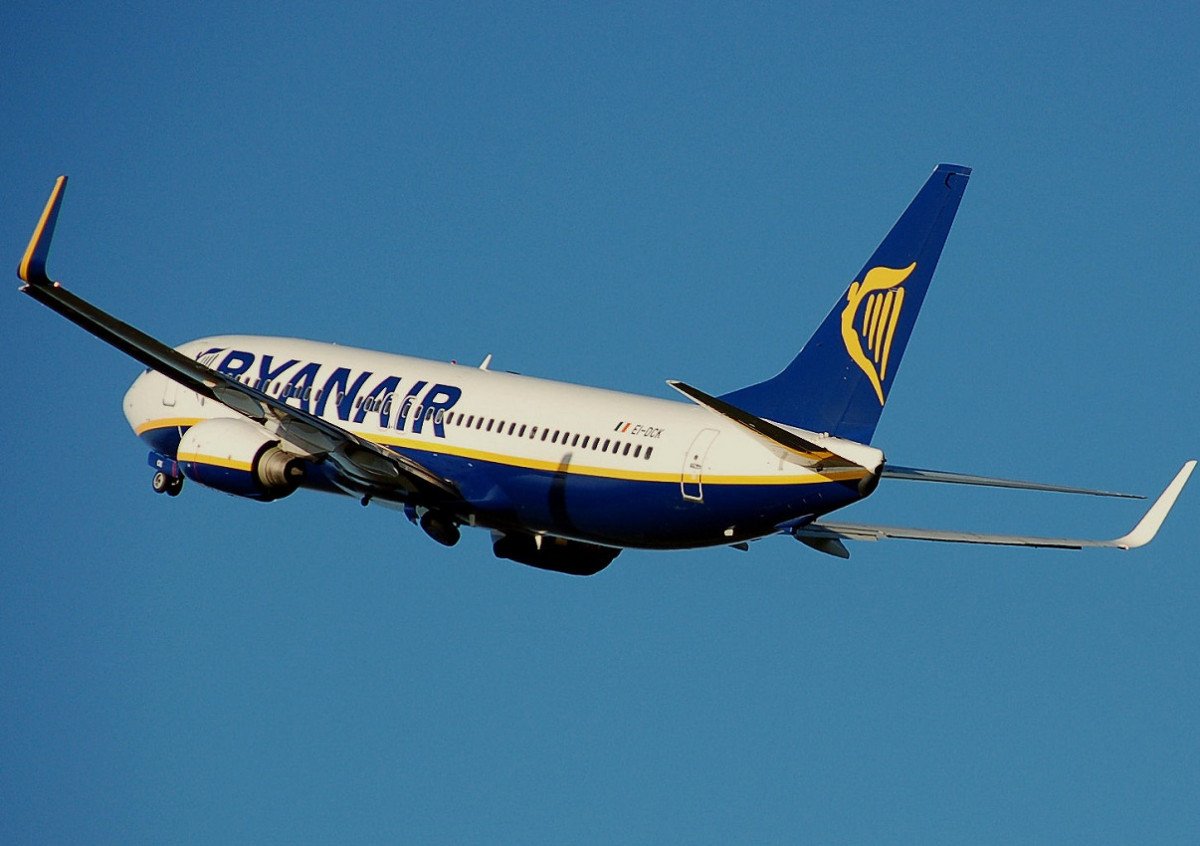 Atento si tienes un vuelo este verano: subida de precios, cancelaciones y menos rutas por la crisis del combustible - L 145939 o 155847 ryanairb737 800 despeguehhh Atento si tienes un vuelo este verano: subida de precios, cancelaciones y menos rutas por la crisis del combustible