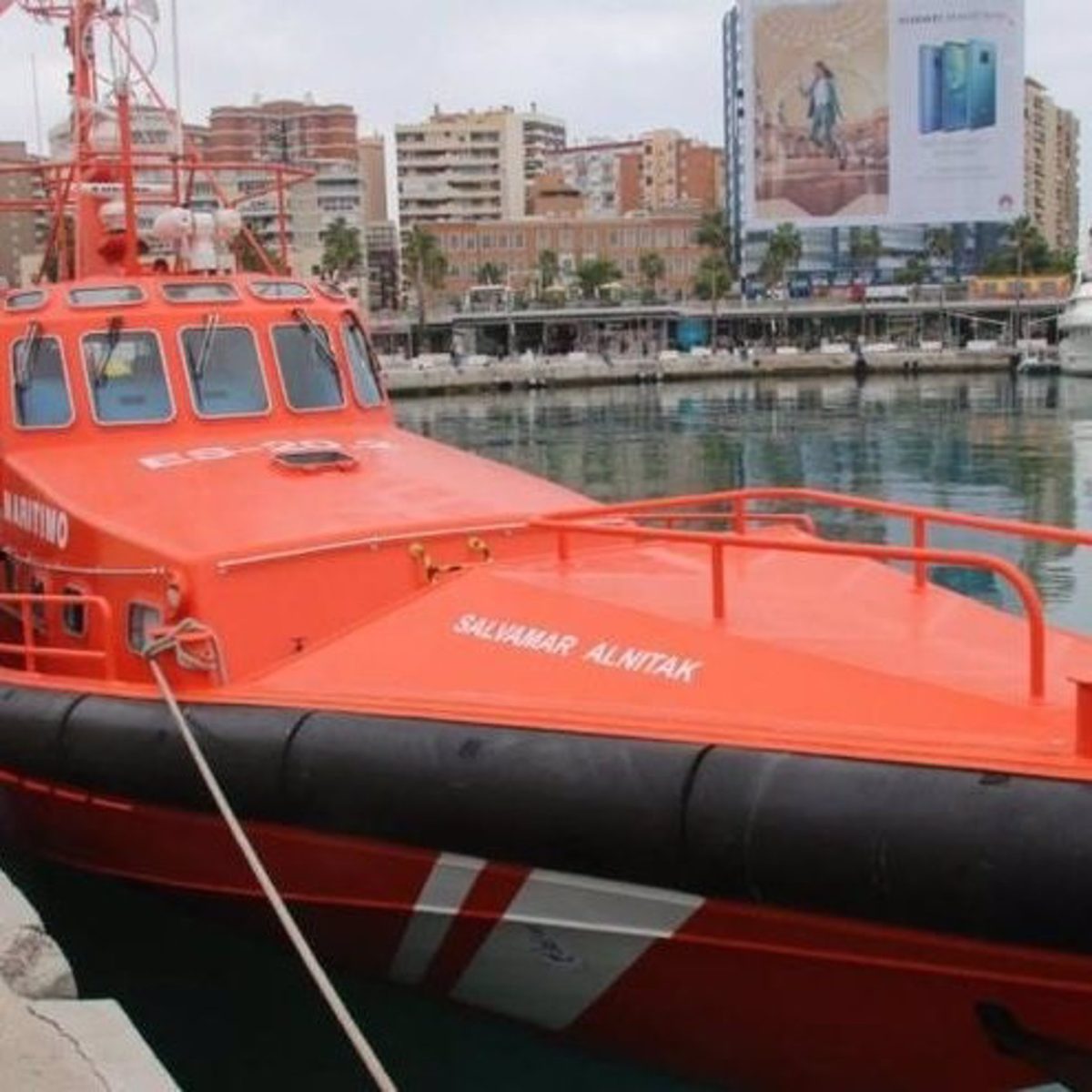 Siguen las labores de búsqueda de dos jóvenes desaparecidos en el mar en Marbella desde el martes - Salvamar Siguen las labores de búsqueda de dos jóvenes desaparecidos en el mar en Marbella desde el martes - Salvamar