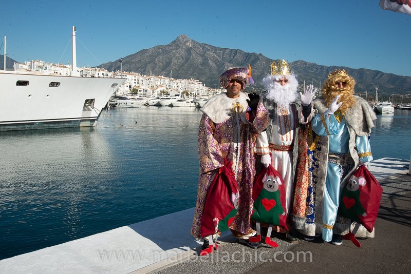 La Cabalgata de Reyes de Marbella podría adelantarse al 4 de enero por la lluvia - ssmm los reyes de oriente llegan a puerto bans Reyes Magos llegan en barco a Puerto Banús. / Marbella Chic
