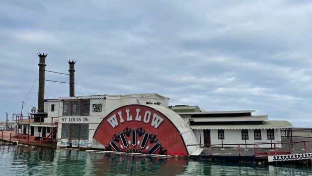Ya hay fecha para el adiós definitivo de la embarcación Willow de Benalmádena - 7607FCA3 5443 4E45 B076 95D589A418E2 Embarcación Willow en Benalmádena./ E. CASTILLEJO