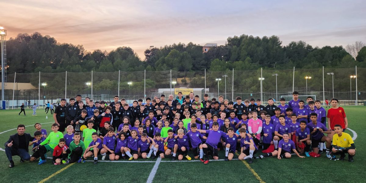 Manilva estrecha vínculos con el Málaga Club de Fútbol a través de un Campus Futbolístico de Formación - Chicos Manilva futbol Manilva estrecha vínculos con el Málaga Club de Fútbol a través de un Campus Futbolístico de Formación - Chicos Manilva futbol