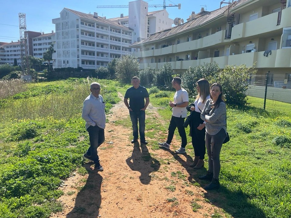 El concejal de Urbanizaciones toma nota de las demandas de Las Brisas II y Albor谩n Hill fase II - Manilva urbanizaciones El concejal de Urbanizaciones toma nota de las demandas de Las Brisas II y Albor谩n Hill fase II - Manilva urbanizaciones