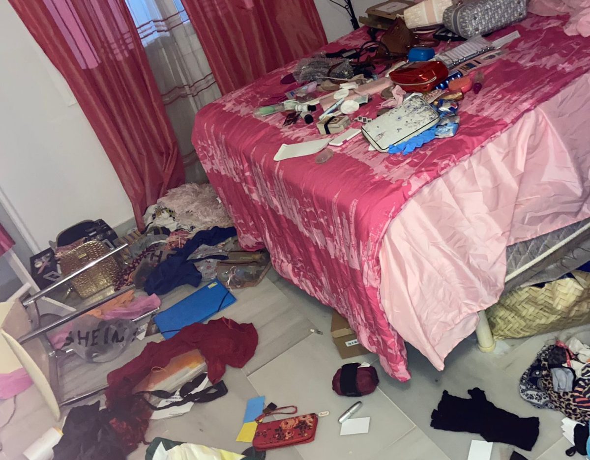 Le entran a robar dos veces en un mes en su vivienda en Riviera del Sol en Mijas - WhatsApp Image 2024 02 27 at 18.05.38 Habitación después del robo producido en la vivienda.