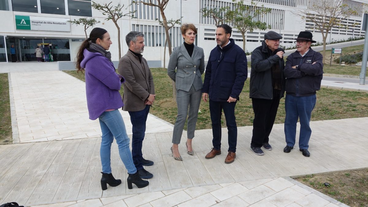 Denuncian el desmantelamiento del Hospital de Estepona mientras se invierte en la sanidad privada - fd58a6fc 9d1b 4408 b438 28883d5d1d0a Los socialistas a las puertas del Hospital de Estepona, aún sin abrir a pleno rendimiento.