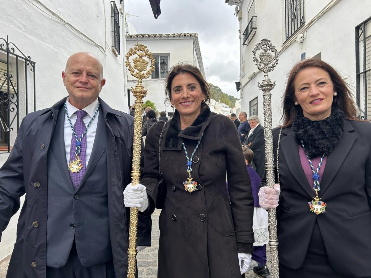 Mijas recibe al Nazareno y los Dolores en una tarde de Jueves Santo mirando al cielo - 434361432 967439588719997 2470069991274317390 n Mijas recibe al Nazareno y los Dolores en una tarde de Jueves Santo mirando al cielo - 434361432 967439588719997 2470069991274317390 n