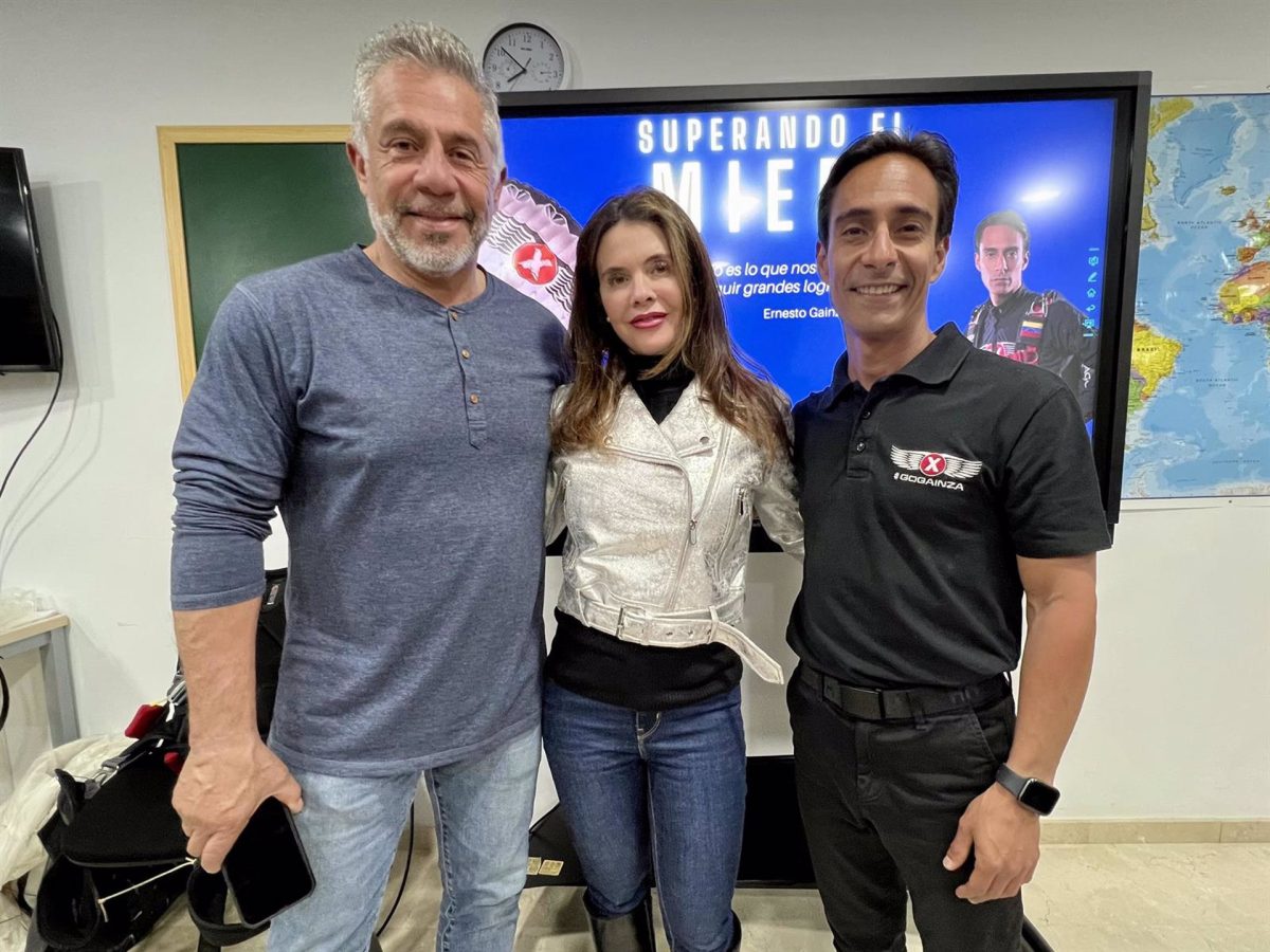 Paracaidista internacional Ernesto Gainza ofrece charla a padres de Marbella sobre gestión del miedo y bullying - Ernesto Paracaidista internacional Ernesto Gainza ofrece charla a padres de Marbella sobre gestión del miedo y bullying - Ernesto