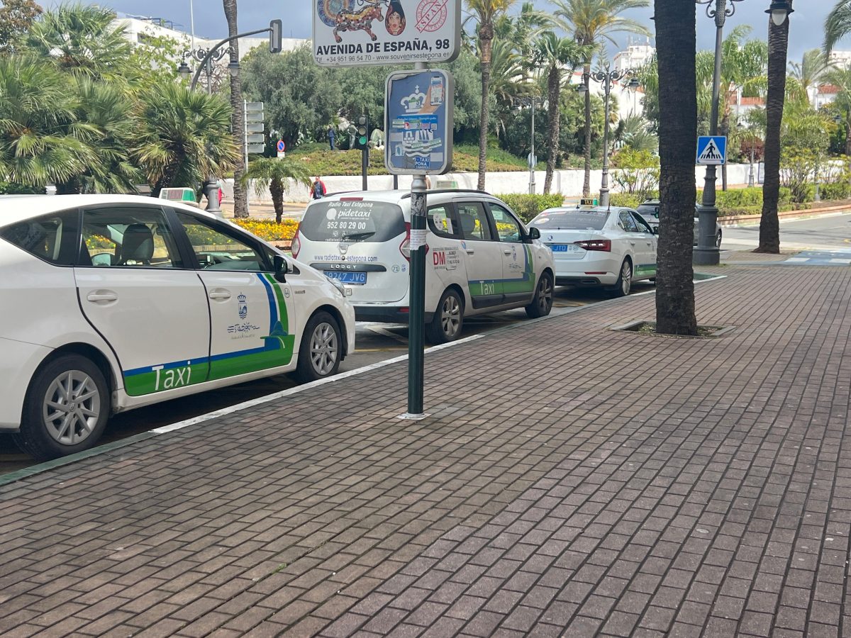 Un taxista es atracado a punta de navaja en Estepona - Imagen de WhatsApp 2024 03 27 a las 13.24.20 a25afa48 Taxis de Estepona. Imagen: Desirée Macías