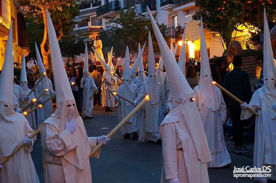 Itinerarios de Benalmádena para la Semana Santa 2024 - Nazarenos Martes Santo Benalmadena Semana Santa en Benalmádena.