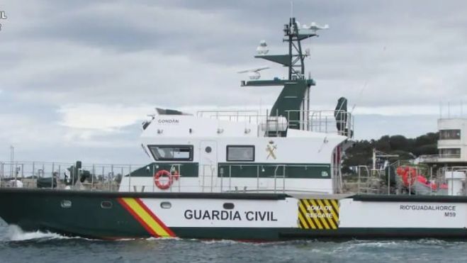 Una patrullera del servicio marítimo de la Guardia Civil es embestida por narcolanchas en la costa de Manilva - Patrullera Patrullera