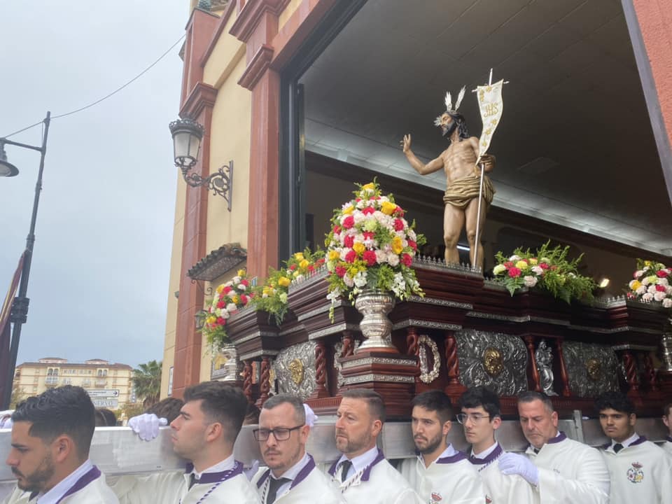 El Resucitado cierra los desfiles procesionales de la Semana Santa de Fuengirola - Resucitado Fuengirola El Resucitado cierra los desfiles procesionales de la Semana Santa de Fuengirola - Resucitado Fuengirola