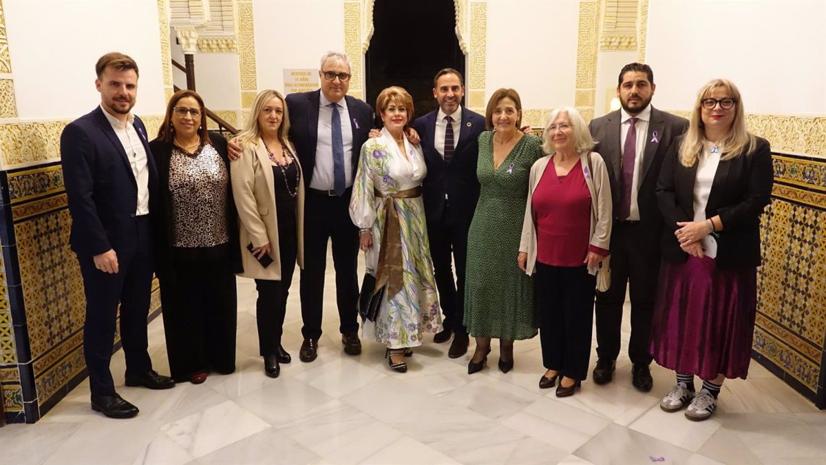 El PSOE reconoce a Isabel Marín en los premios Victoria Kent de Torremolinos - Victoria Kent Torremolinos El PSOE reconoce a Isabel Marín en los premios Victoria Kent de Torremolinos - Victoria Kent Torremolinos
