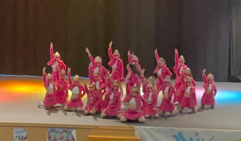 La Milana y Lourdes Bazán arrasan en el Concurso de Baile Ciudad de La Línea con varios premios - WhatsApp Image 2024 03 19 at 10.08.36 La Milana y Lourdes Bazán arrasan en el Concurso de Baile Ciudad de La Línea con varios premios - WhatsApp Image 2024 03 19 at 10.08.36