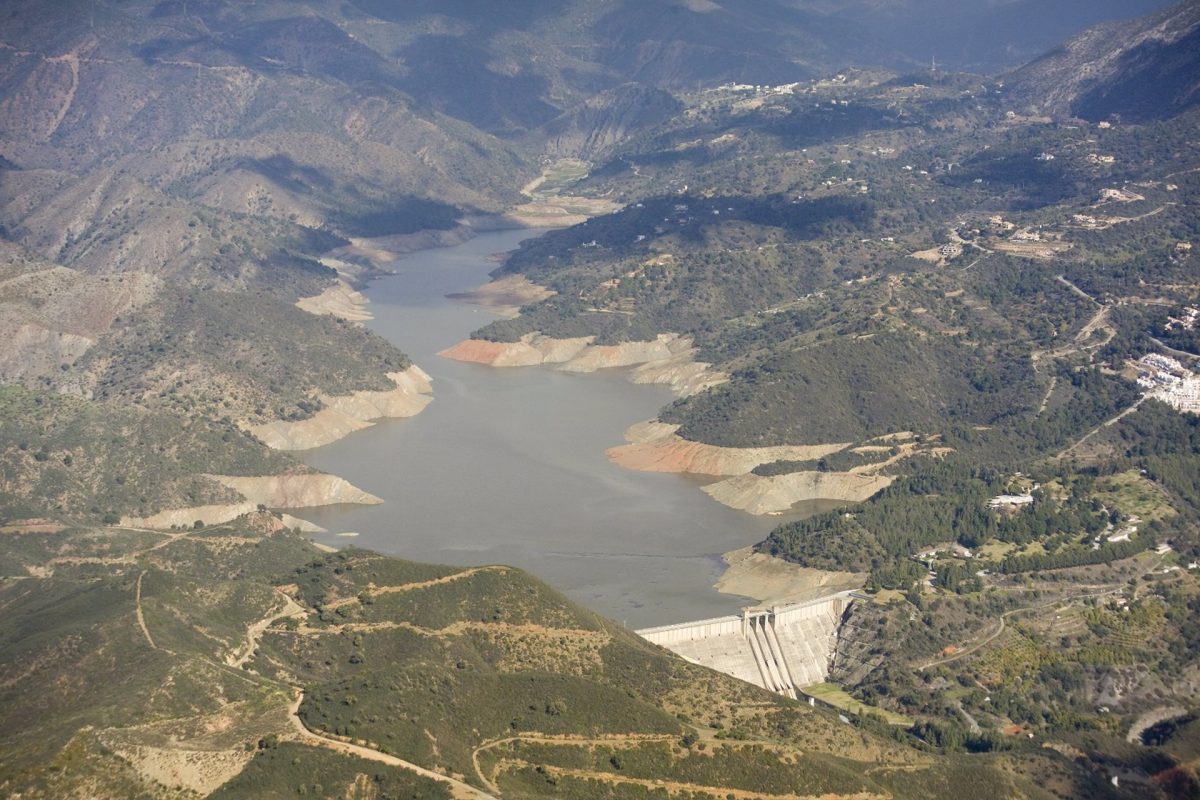 El embalse empieza a notar la lluvia y gana medio hectómetro en un día - fotonoticia 20240319160452 1920 Embalse muerto de la presa de La Concepción, Marbella.