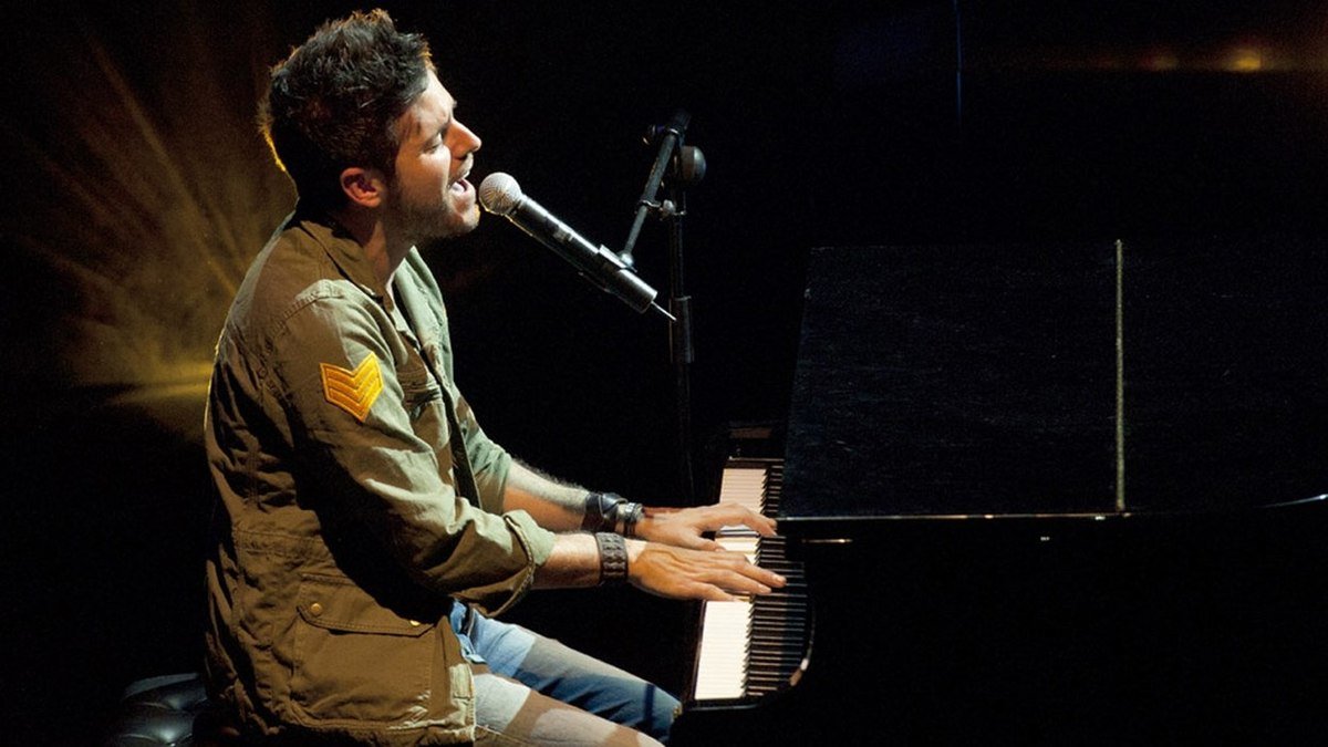 Una lesión de última hora deja a Pablo López sin actuar en Marenostrum - pablo lopez Cantante Pablo López.