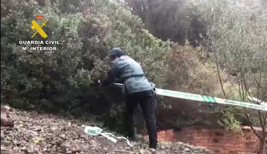 La Guardia Civil precinta un pozo sin seguridad en Estepona - pozo precintado estepona e1709638138495 Pozo precintado en el paraje de El Velerín.